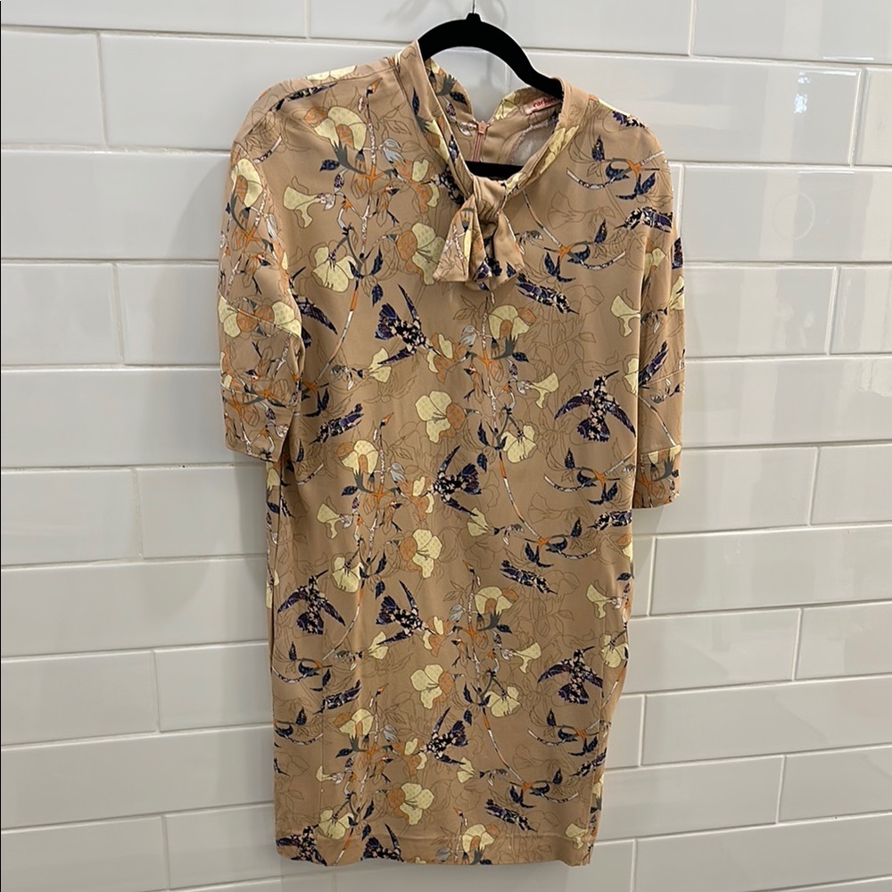Vintage Floral Tan Shift Dress with Bow Detail